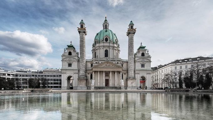 Karlskirche_Wien.jpg